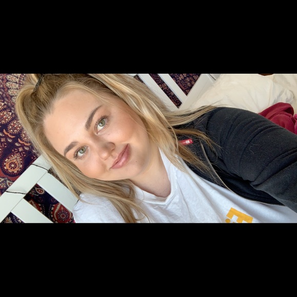 Meet your Posher, Gigi - Picture 1 of 1